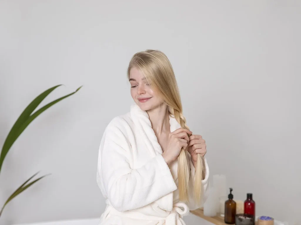 Відновлююча маска для освітленого волосся