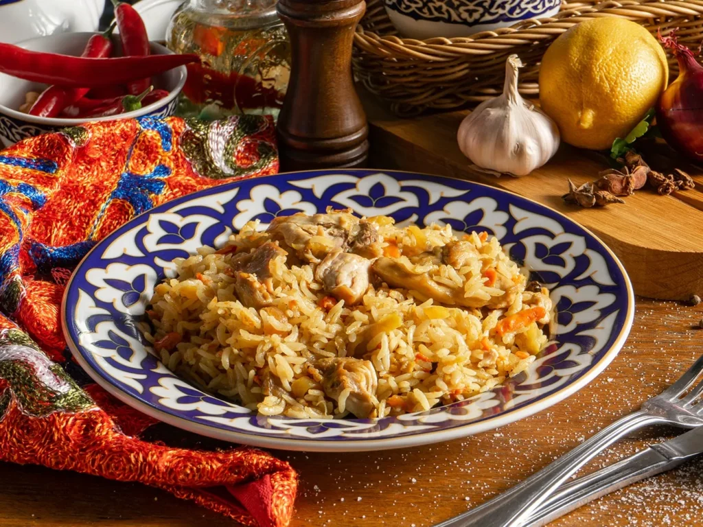 Як приготувати плов з м’ясом курки в каструлі