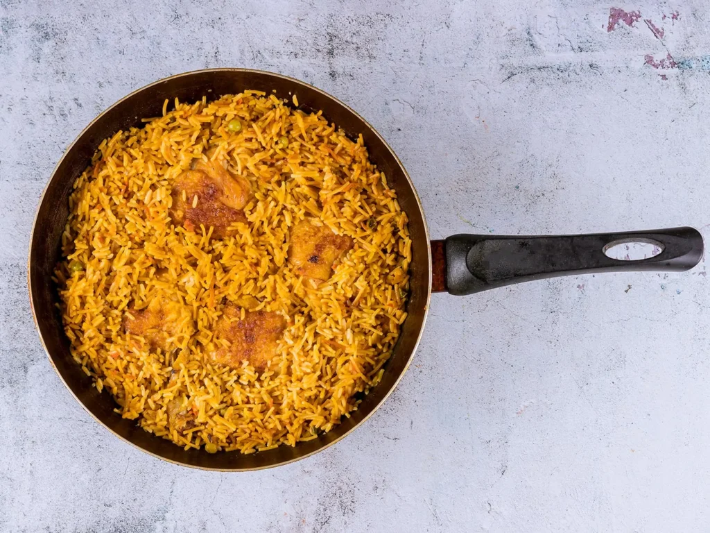 Як приготувати плов з м’ясом на сковороді