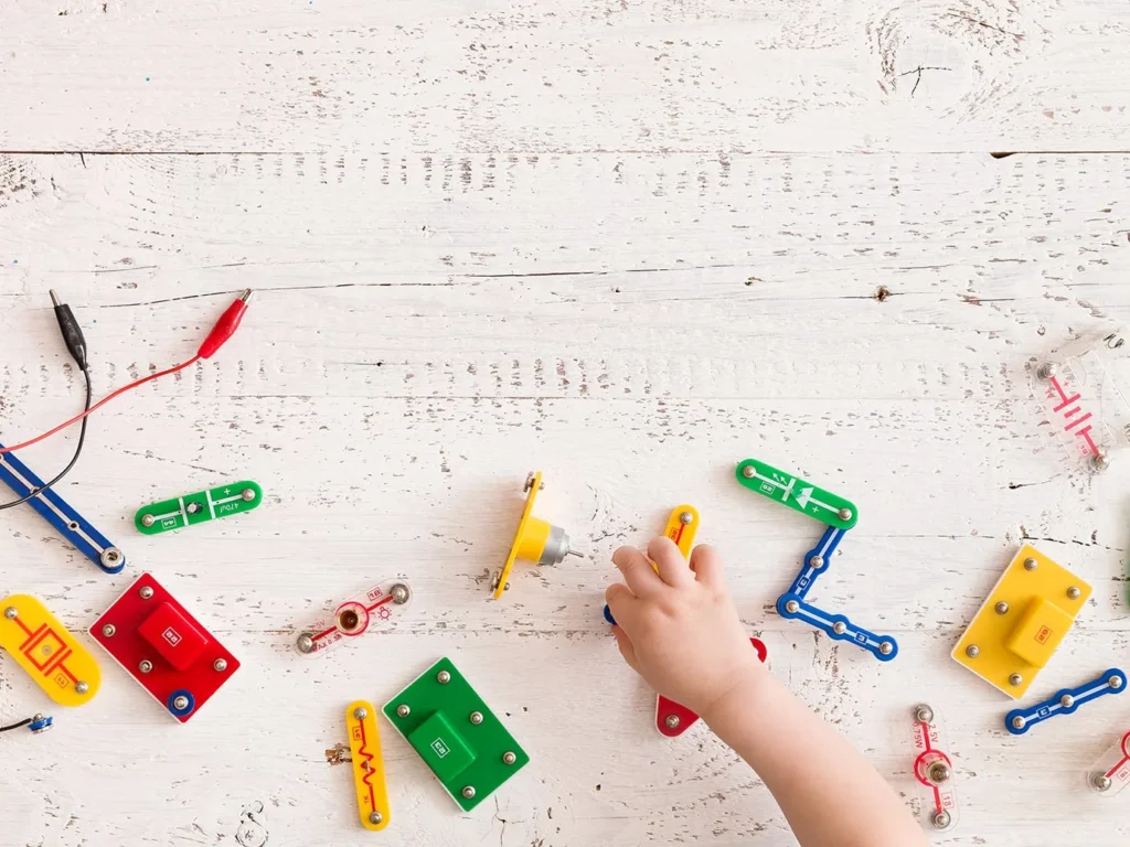 Дитячий електронний конструктор
