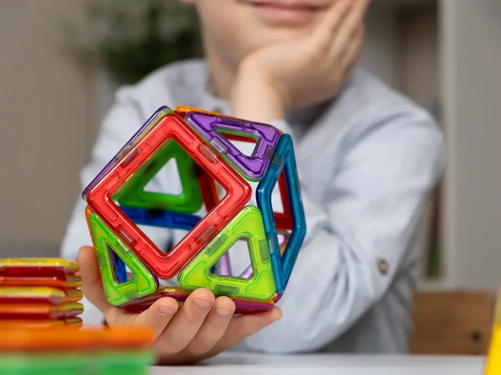 Магнітний конструктор для дітей