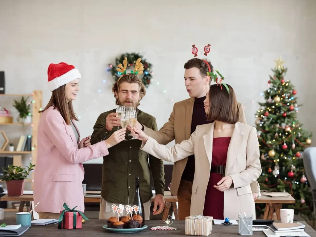 Друзі святкують Новий рік