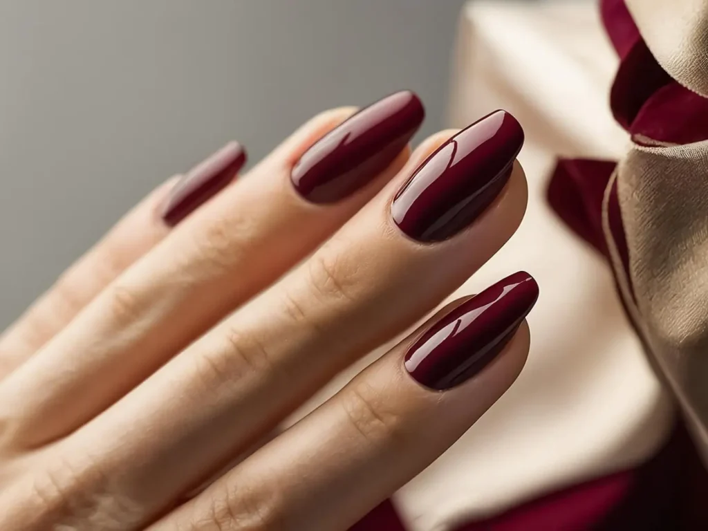 Манікюр червоний мигдаль